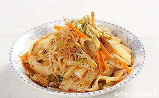 涼皮 不用洗面不用揉面,做法簡(jiǎn)單,口感勁道,和外面賣(mài)的一樣